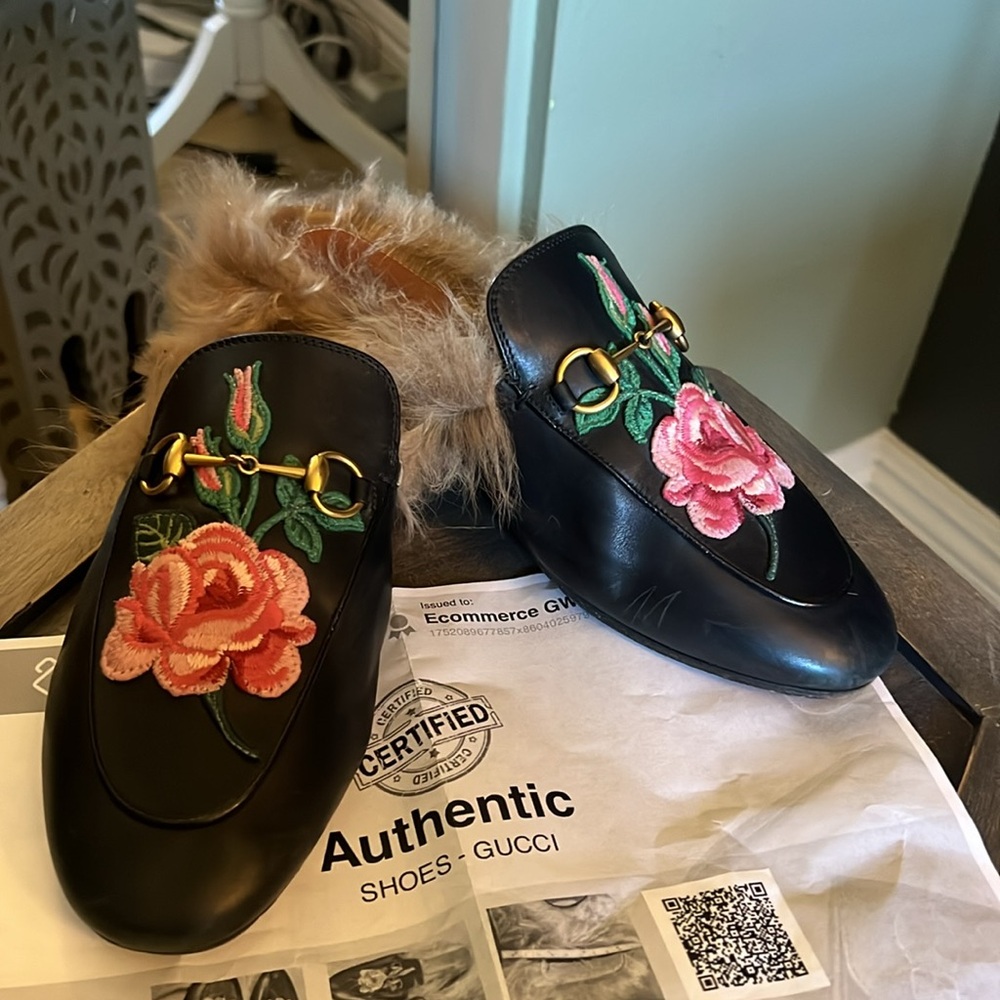 🛑 1 hour sale, Gucci, size 38 (US 7.5) Floral Embroidered Black Mules, w/ COA - Picture 2 of 13